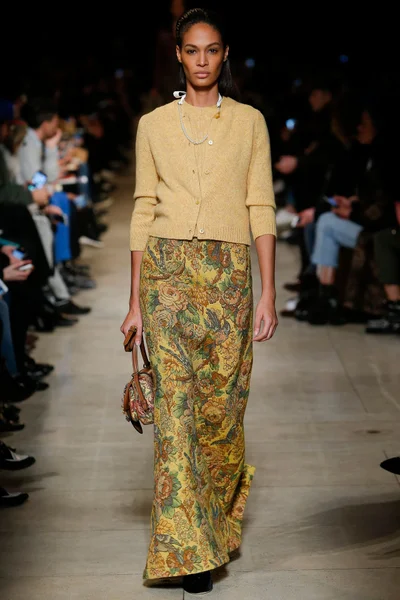 Look 19